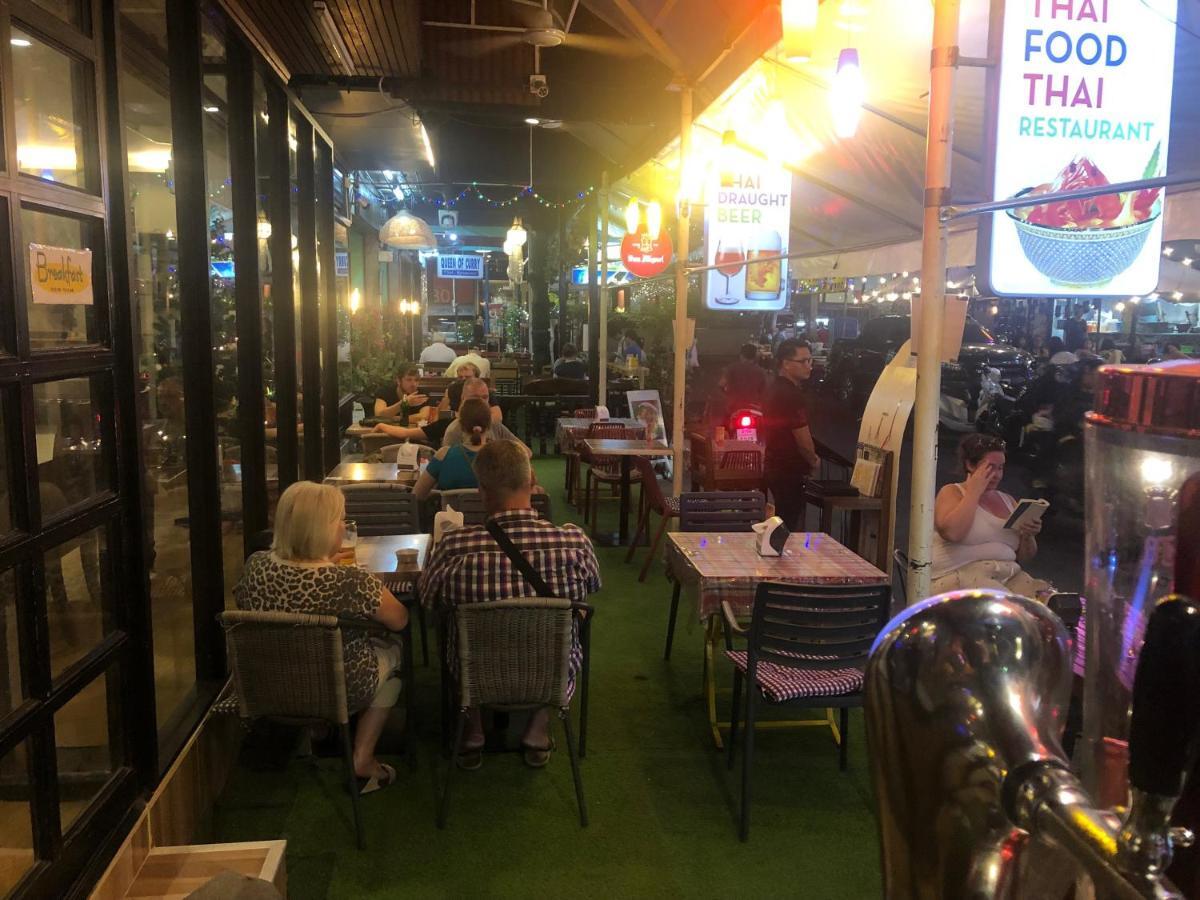 Glad Bangkok Hostel Bar & Restaurant Esterno foto